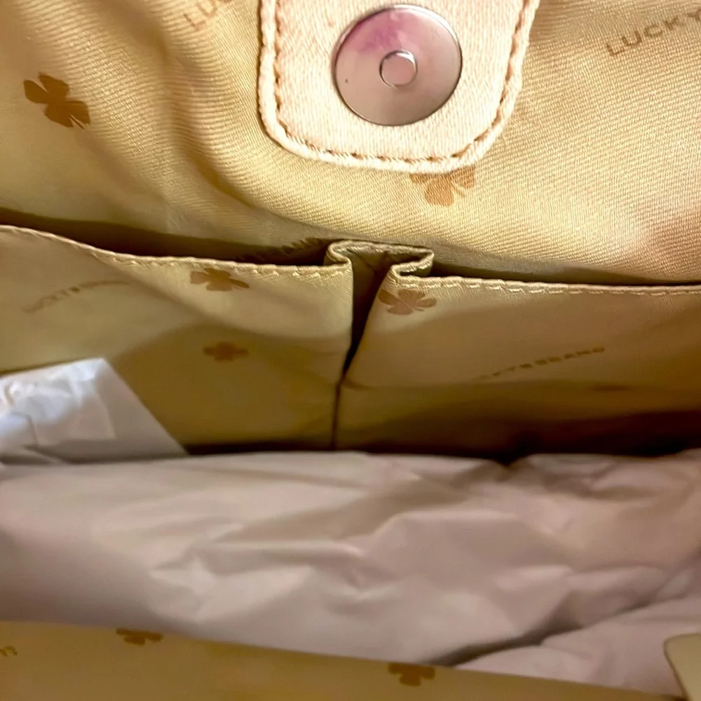 NWT - Lucky Brand ladies over the shoulder hobo bag. - Picture 6 of 7